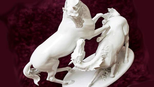 фарфоровая статуэтка два коня