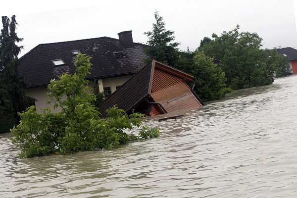 дом в воде, наводнение