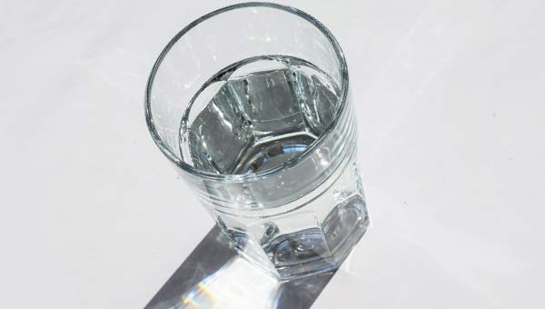 Лунная вода в стакане