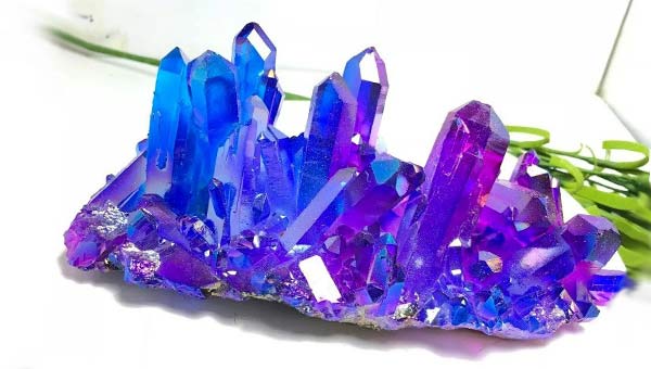 сине-фиолетовый кварц