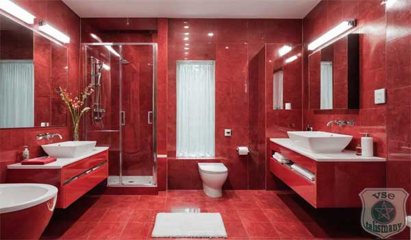 темно-красная отделка для ванной